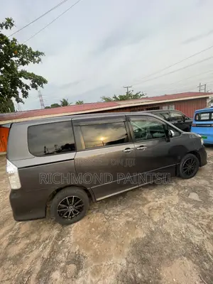 Toyota Voxy 2012 Gray