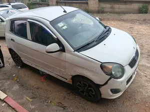 Kia Morning 2011 White