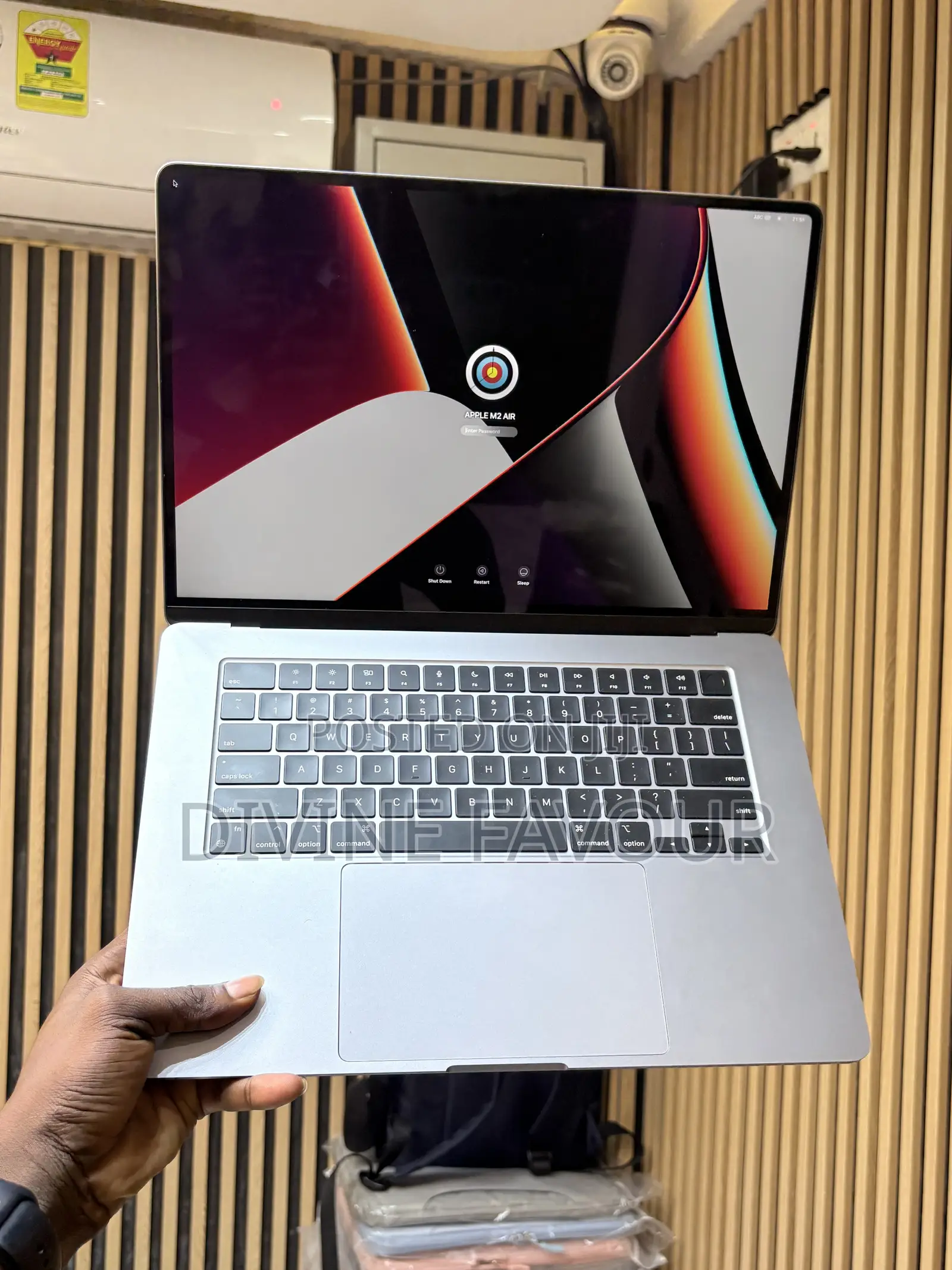 New Laptop Apple MacBook Air 2023 M2 8GB Apple M2 SSD 256GB