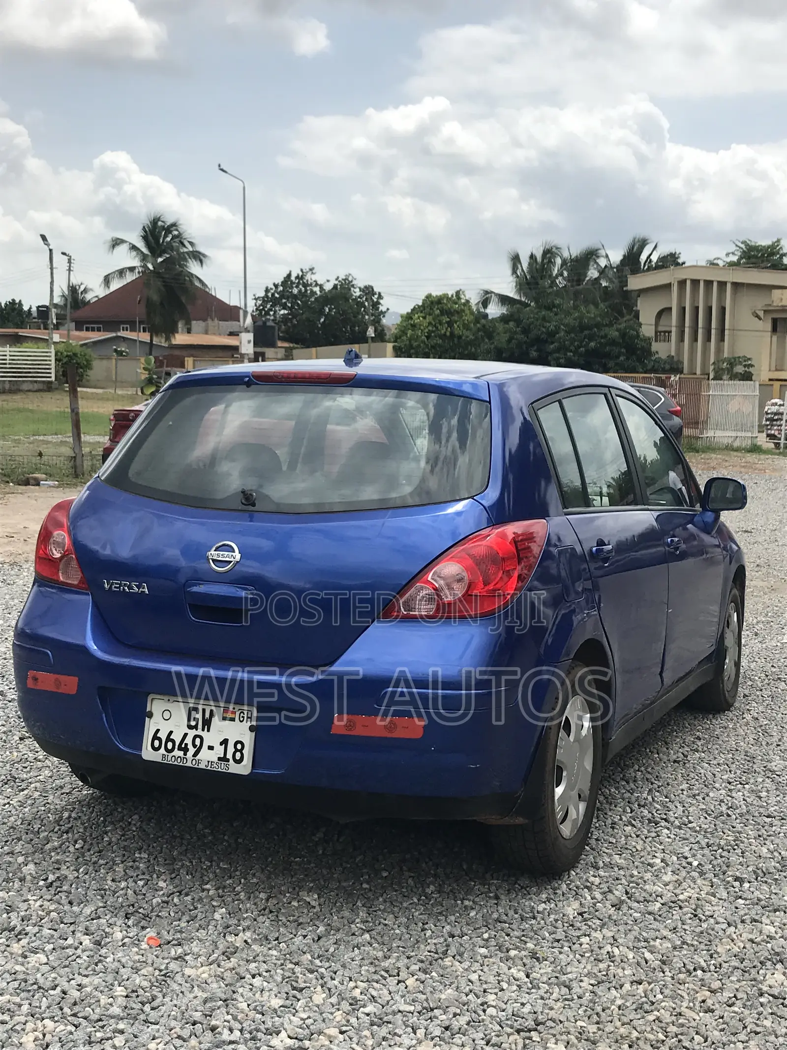 Nissan Versa 2010 Blue