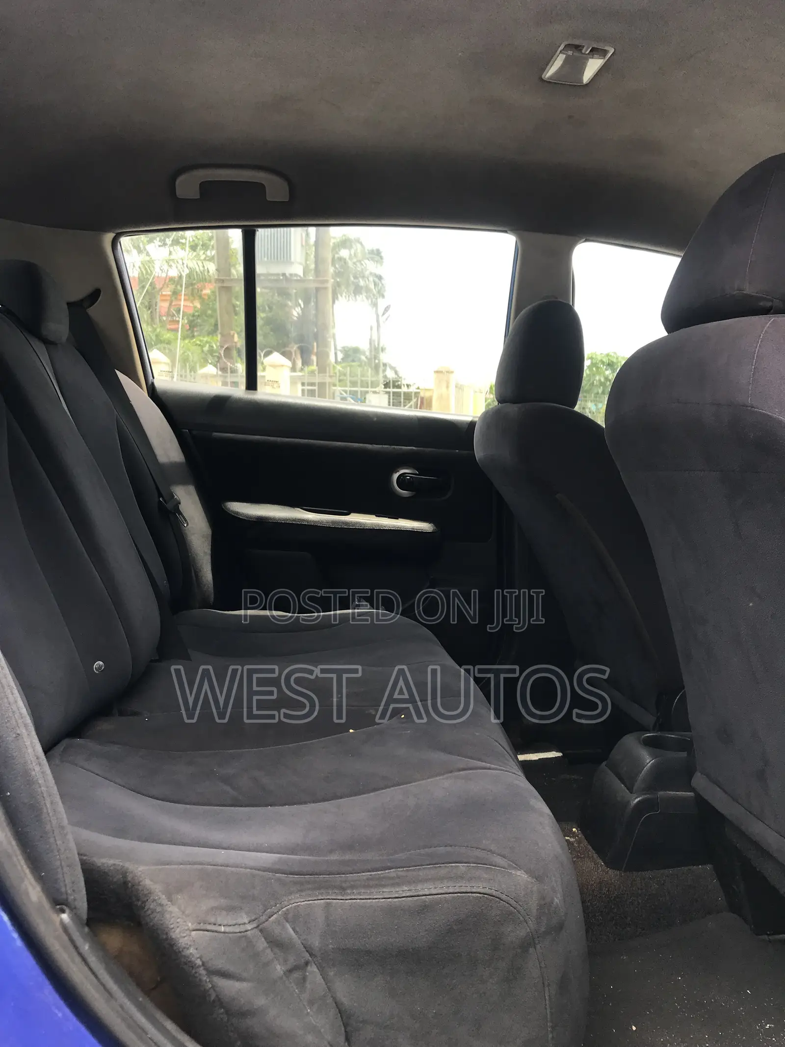 Nissan Versa 2010 Blue