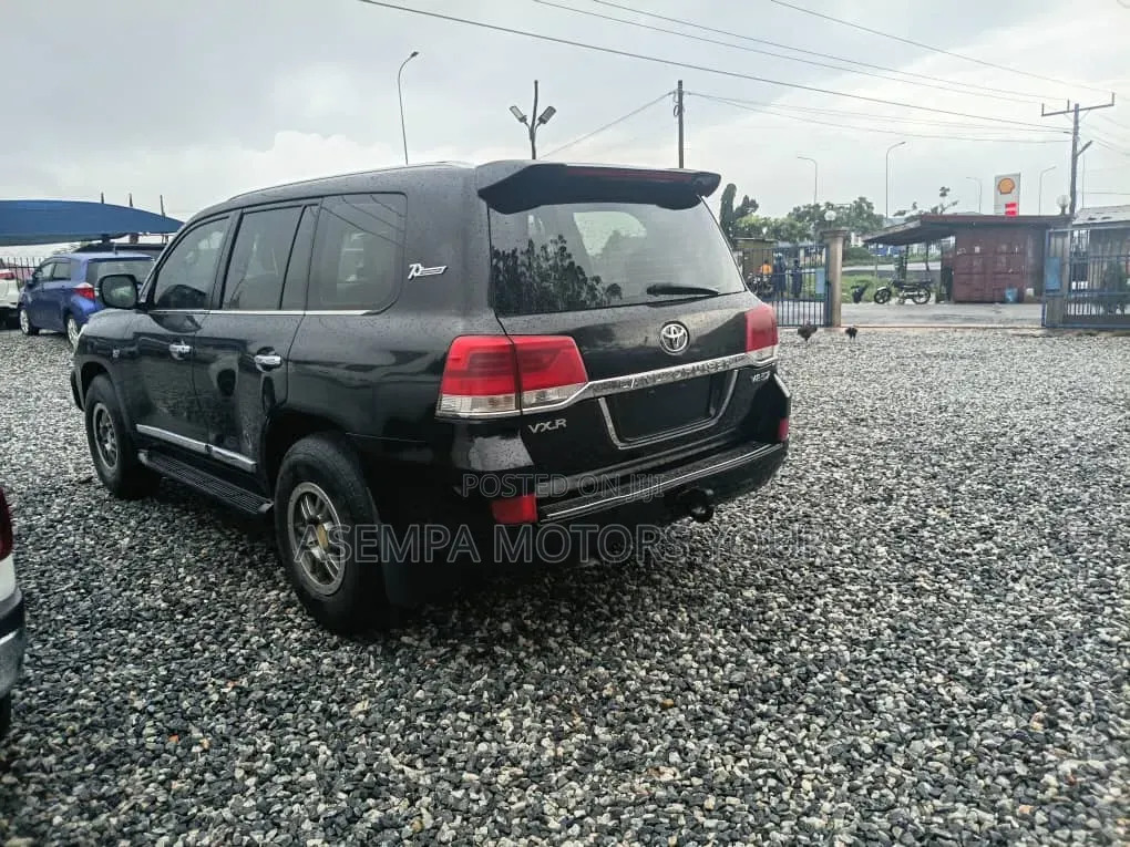Toyota Land Cruiser 5.7 V8 VX-S 2014 Black