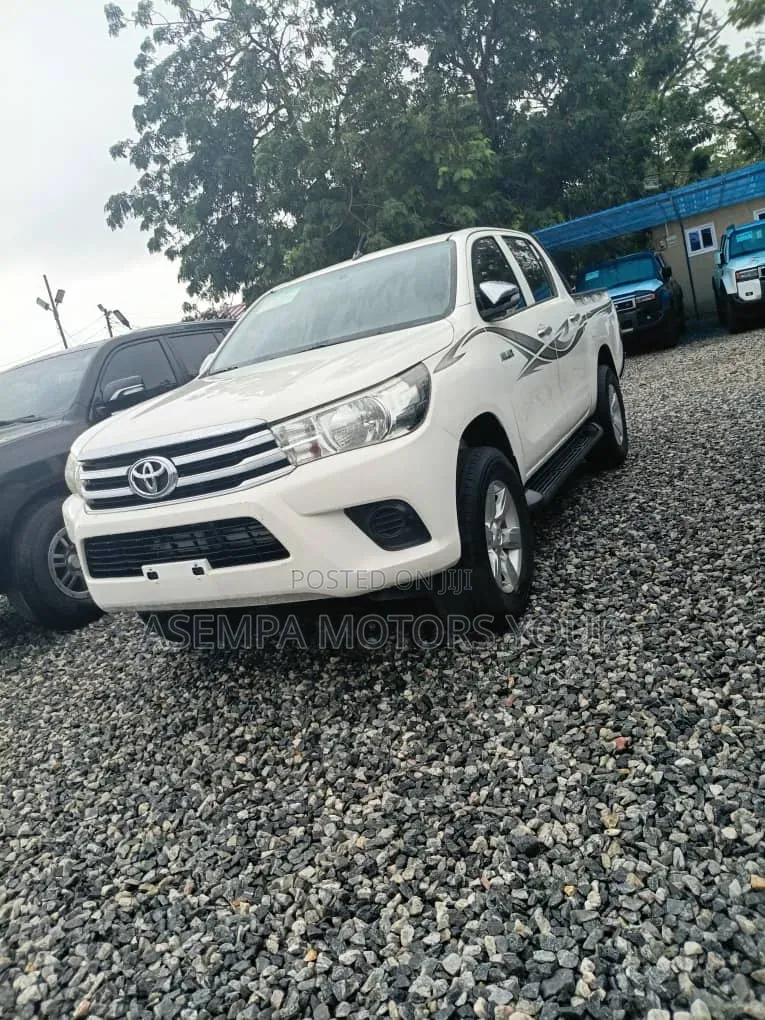 Toyota Hilux Revo Double Cab Petrol 2.7 AWD 2017 White