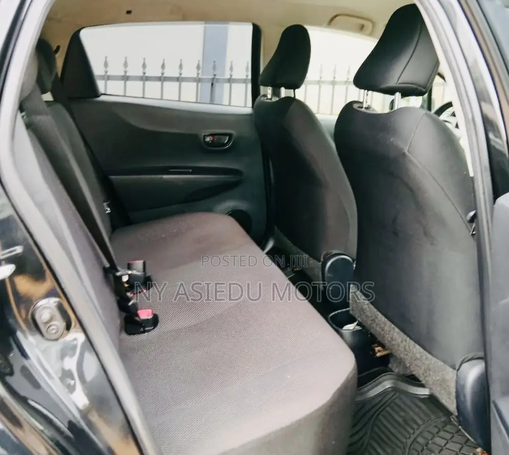 Toyota Vitz 1.0 FWD 3dr 2013 Black