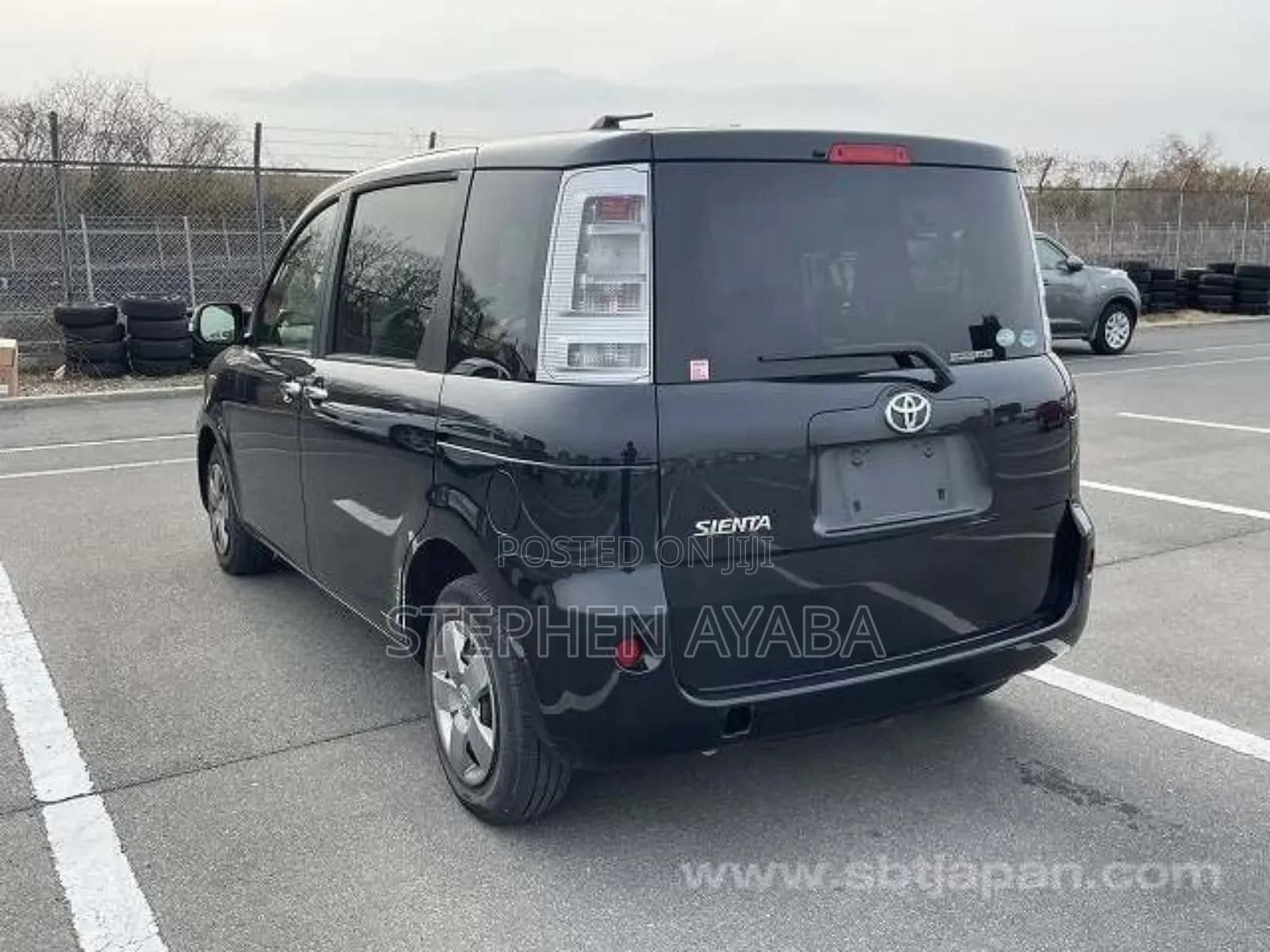 Toyota Sienta 1.5 FWD (6-seater) 2015 Black