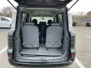 Toyota Sienta 1.5 FWD (6-seater) 2015 Black