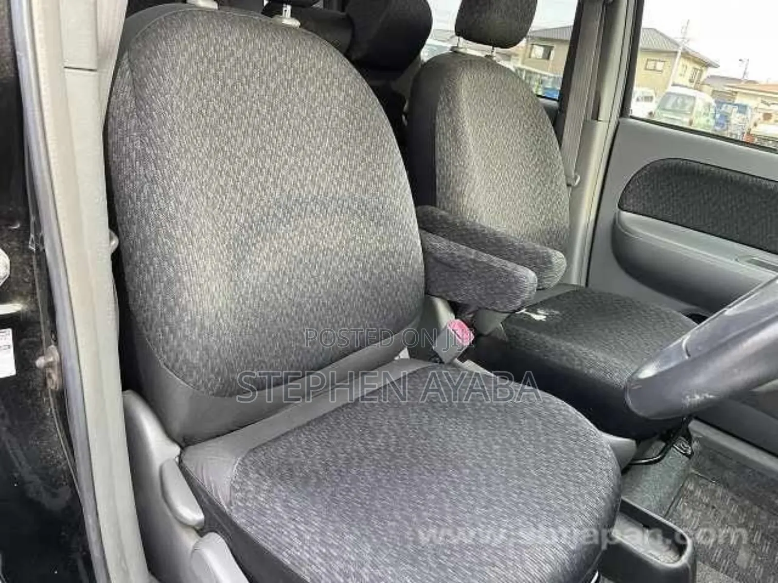 Toyota Sienta 1.5 FWD (6-seater) 2015 Black