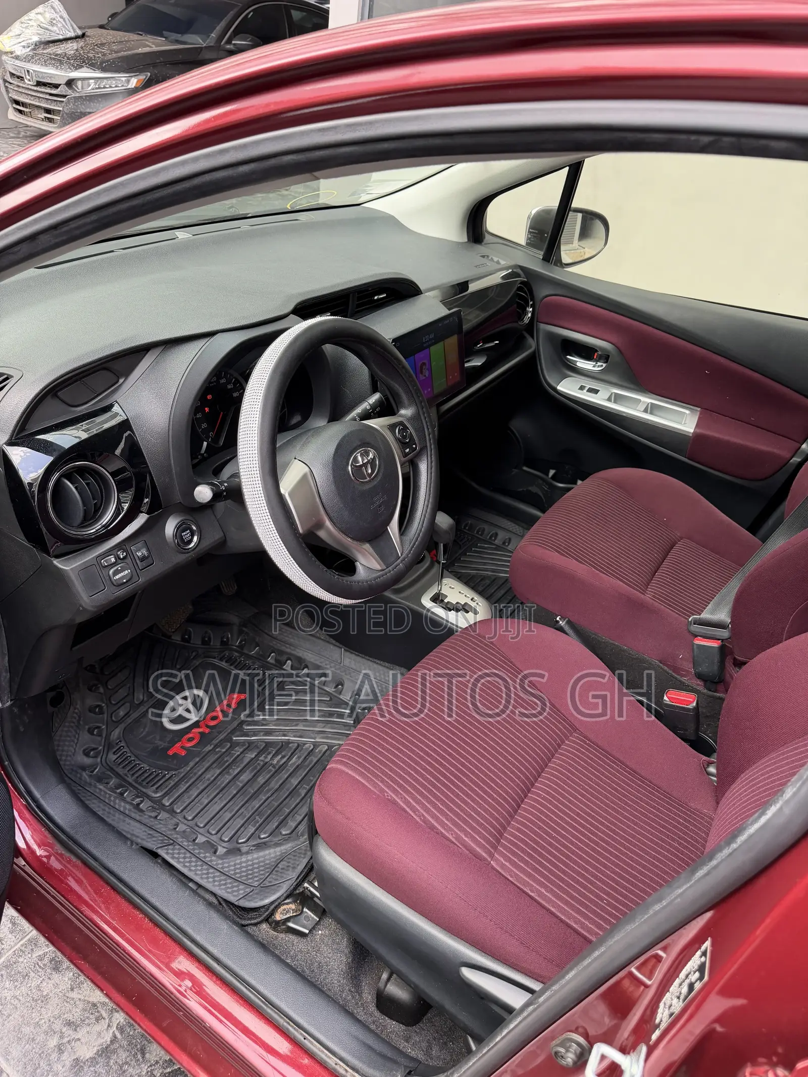 Toyota Vitz 1.3 FWD 5dr 2015 Burgundy