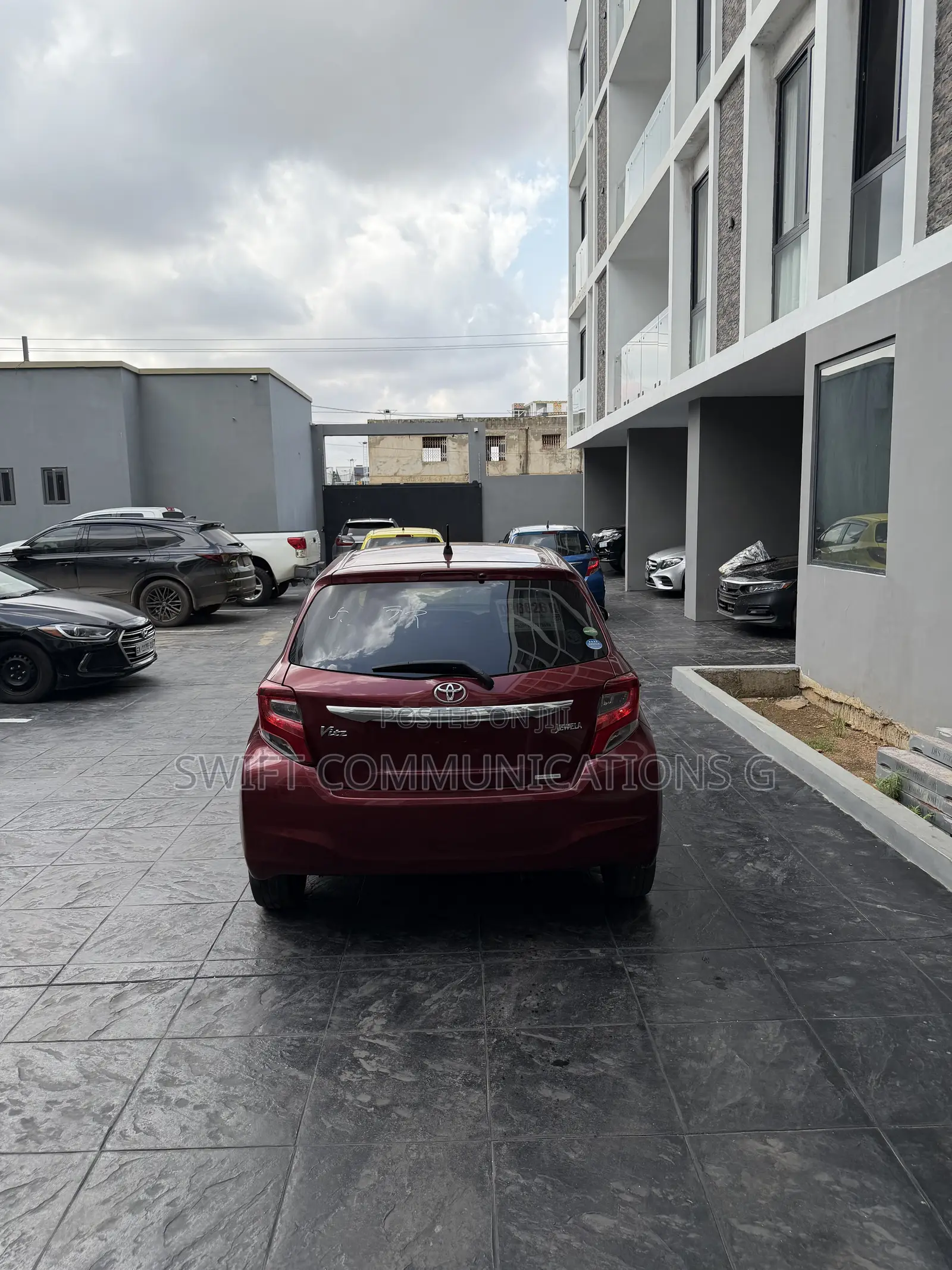Toyota Vitz 1.3 FWD 5dr 2015 Burgundy