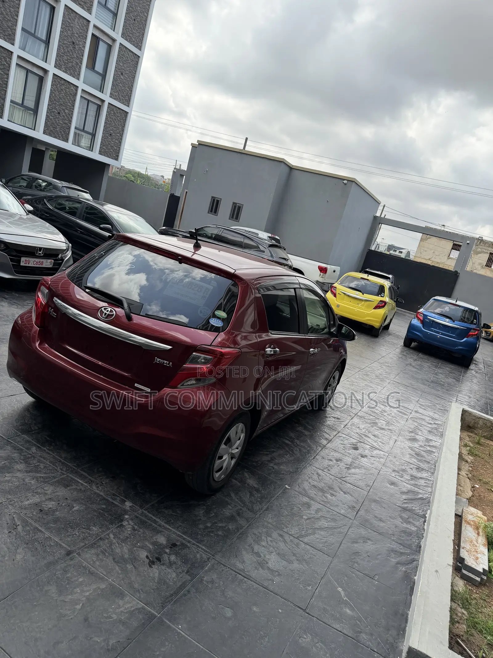 Toyota Vitz 1.3 FWD 5dr 2015 Burgundy