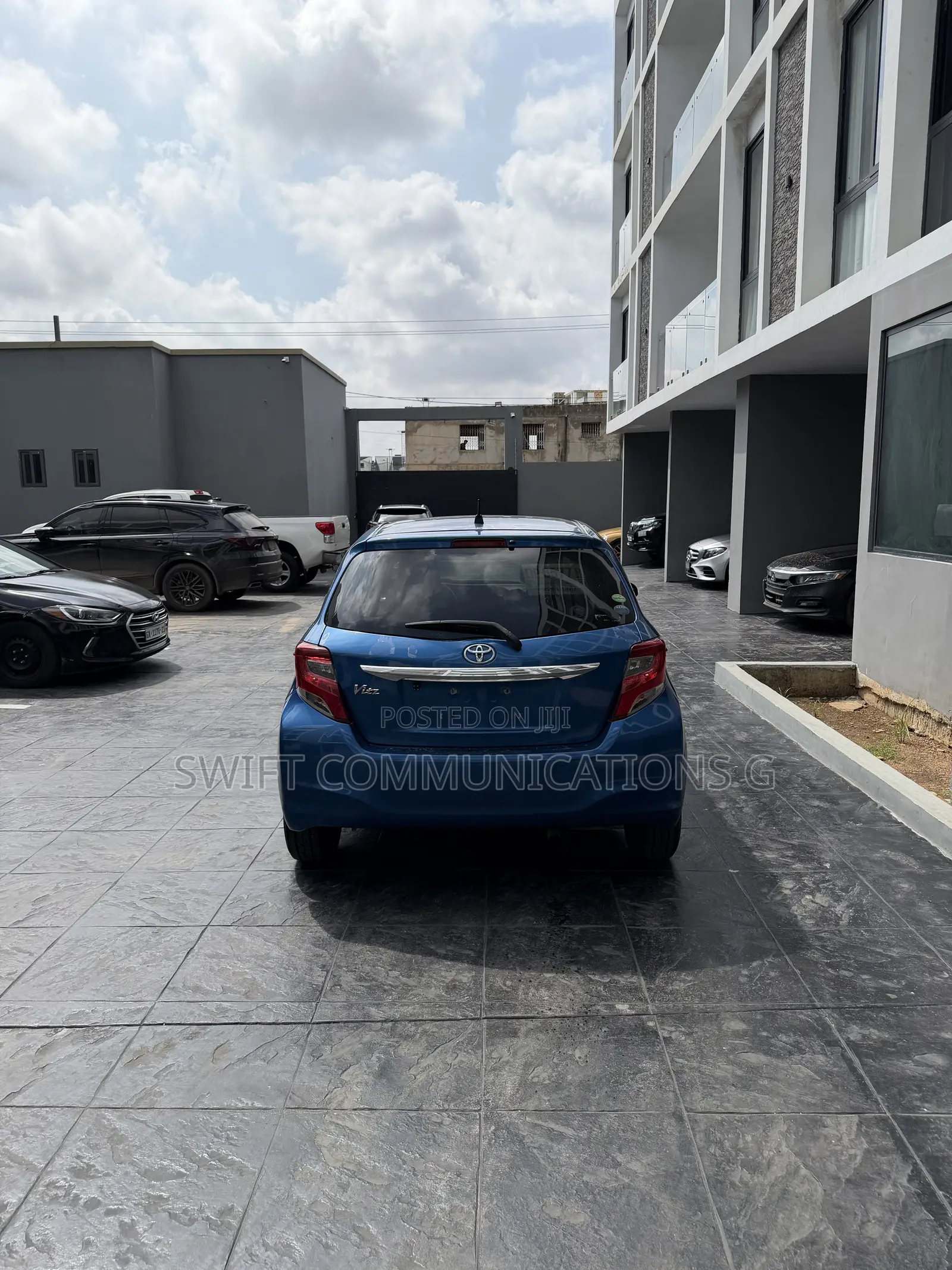 Toyota Vitz 1.3 FWD 5dr 2015 Blue
