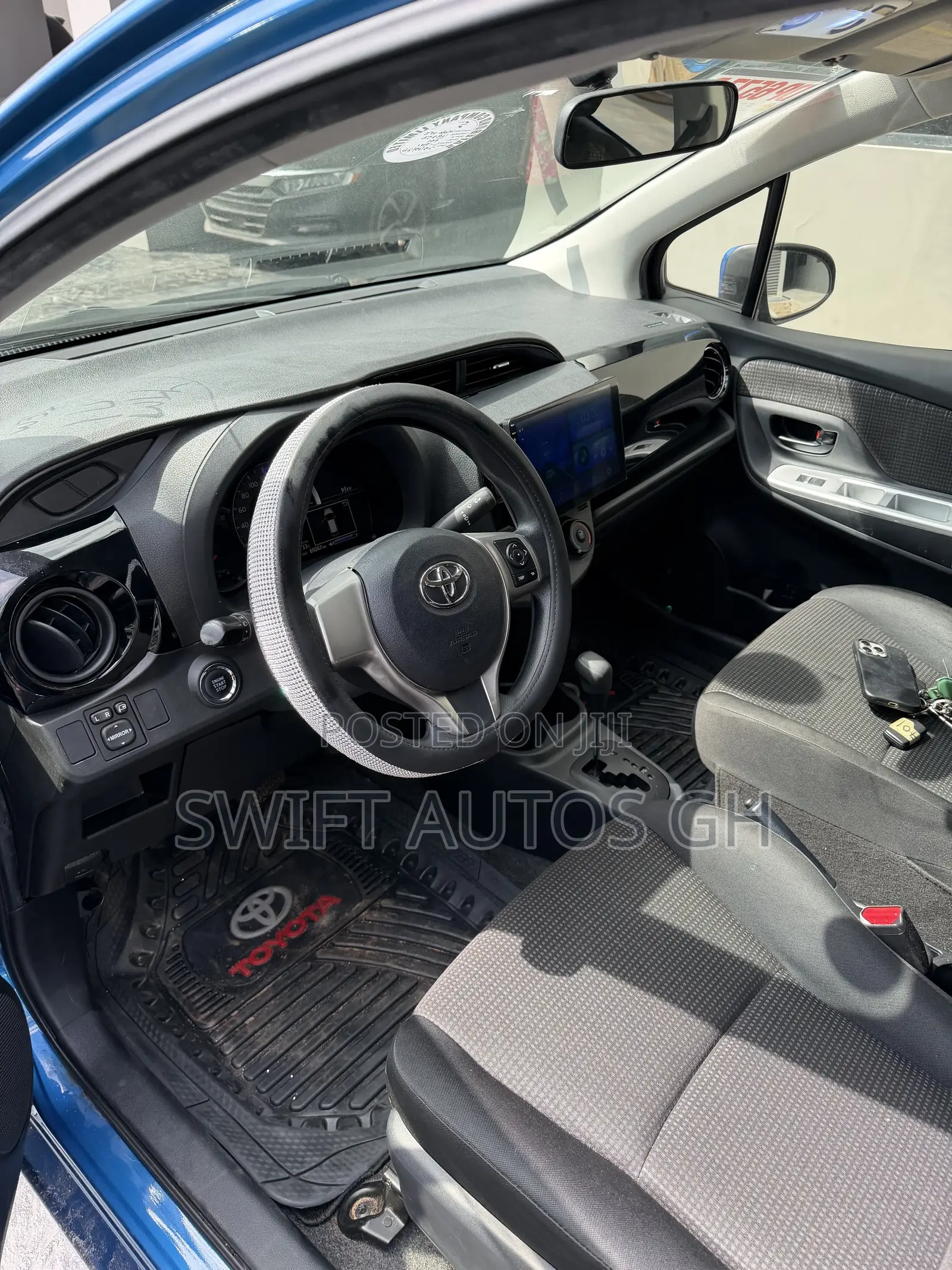 Toyota Vitz 1.3 FWD 5dr 2015 Blue