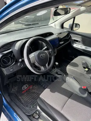 Toyota Vitz 1.3 FWD 5dr 2015 Blue