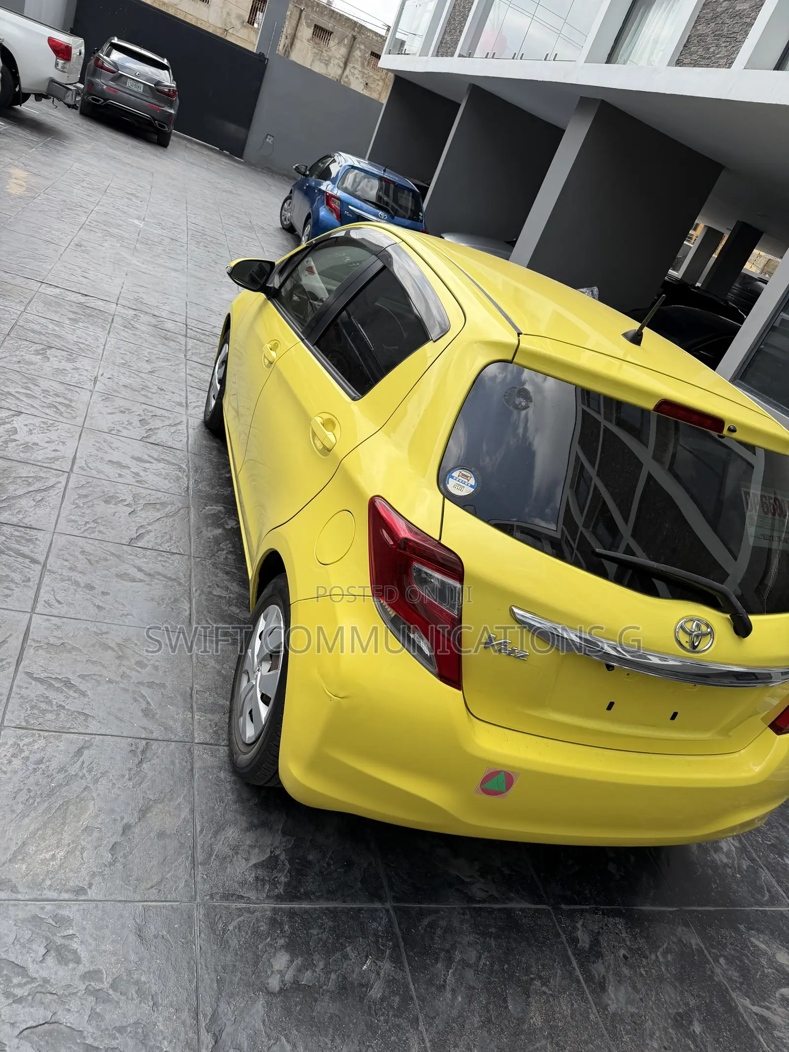Toyota Vitz 1.3 FWD 5dr 2015 Yellow