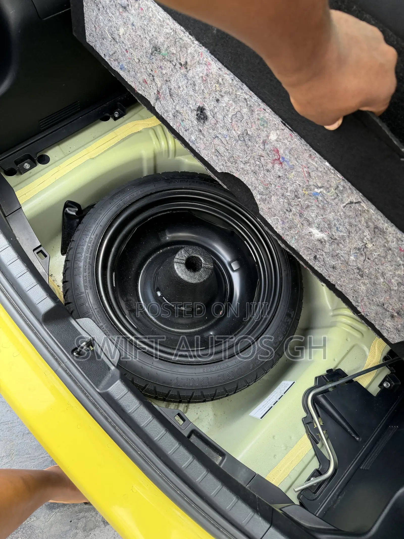 Toyota Vitz 1.3 FWD 5dr 2015 Yellow