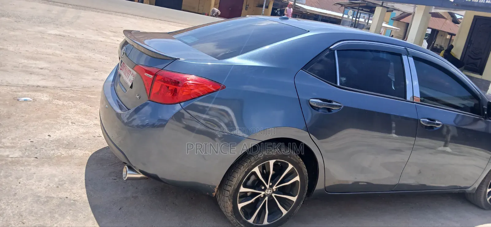 Toyota Corolla 2017 Gray