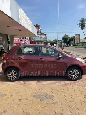 Toyota Vitz 1.0 FWD 3dr 2010 Brown