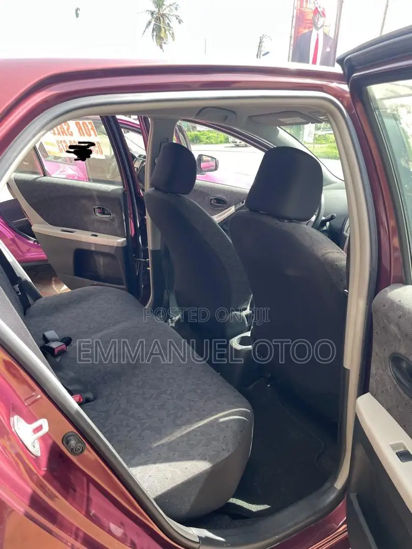 Toyota Vitz 1.0 FWD 3dr 2010 Brown