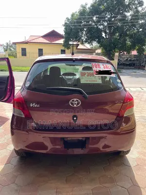 Toyota Vitz 1.0 FWD 3dr 2010 Brown