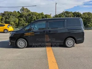 Toyota Voxy 2015 Black