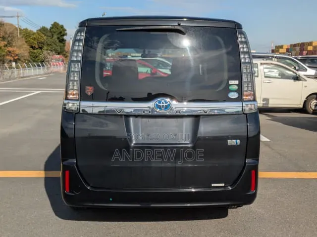 Toyota Voxy 2015 Black