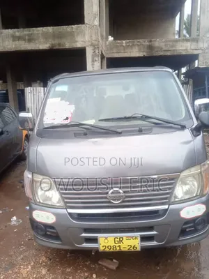 Nissan Caravan (Urvan) 2012 Silver