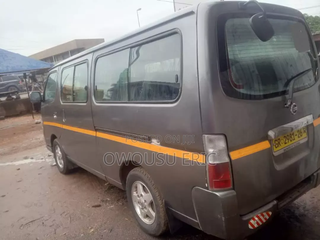 Nissan Caravan (Urvan) 2012 Silver