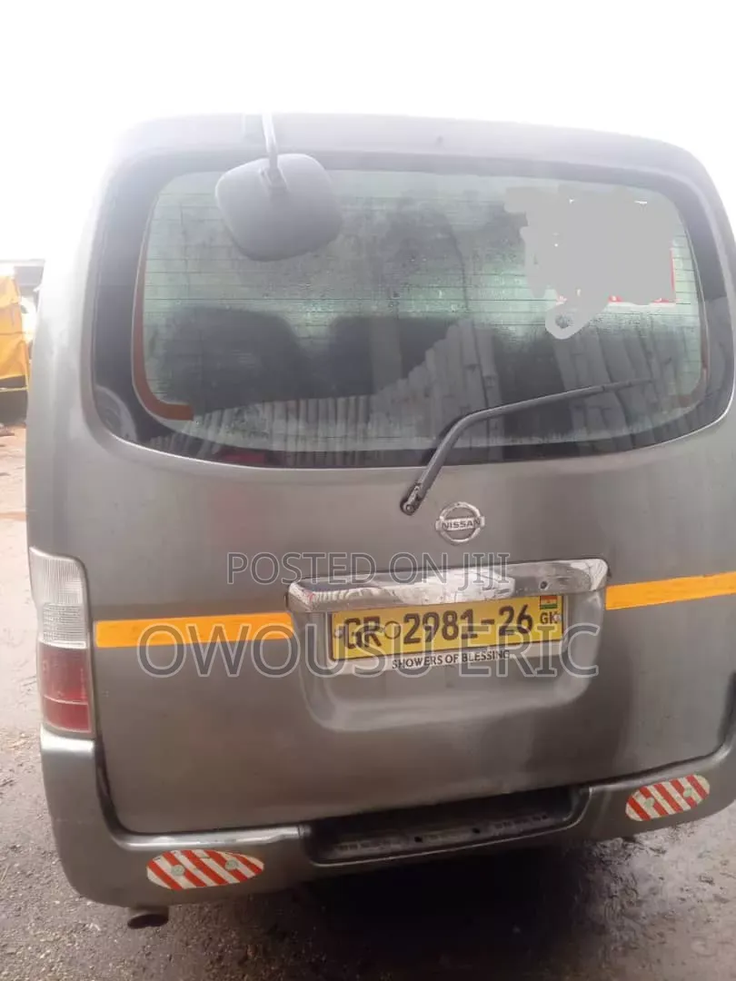 Nissan Caravan (Urvan) 2012 Silver