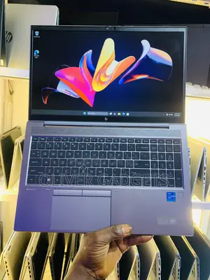 Laptop HP ZBook Firefly G8 16GB Intel Core i5 SSD 512GB