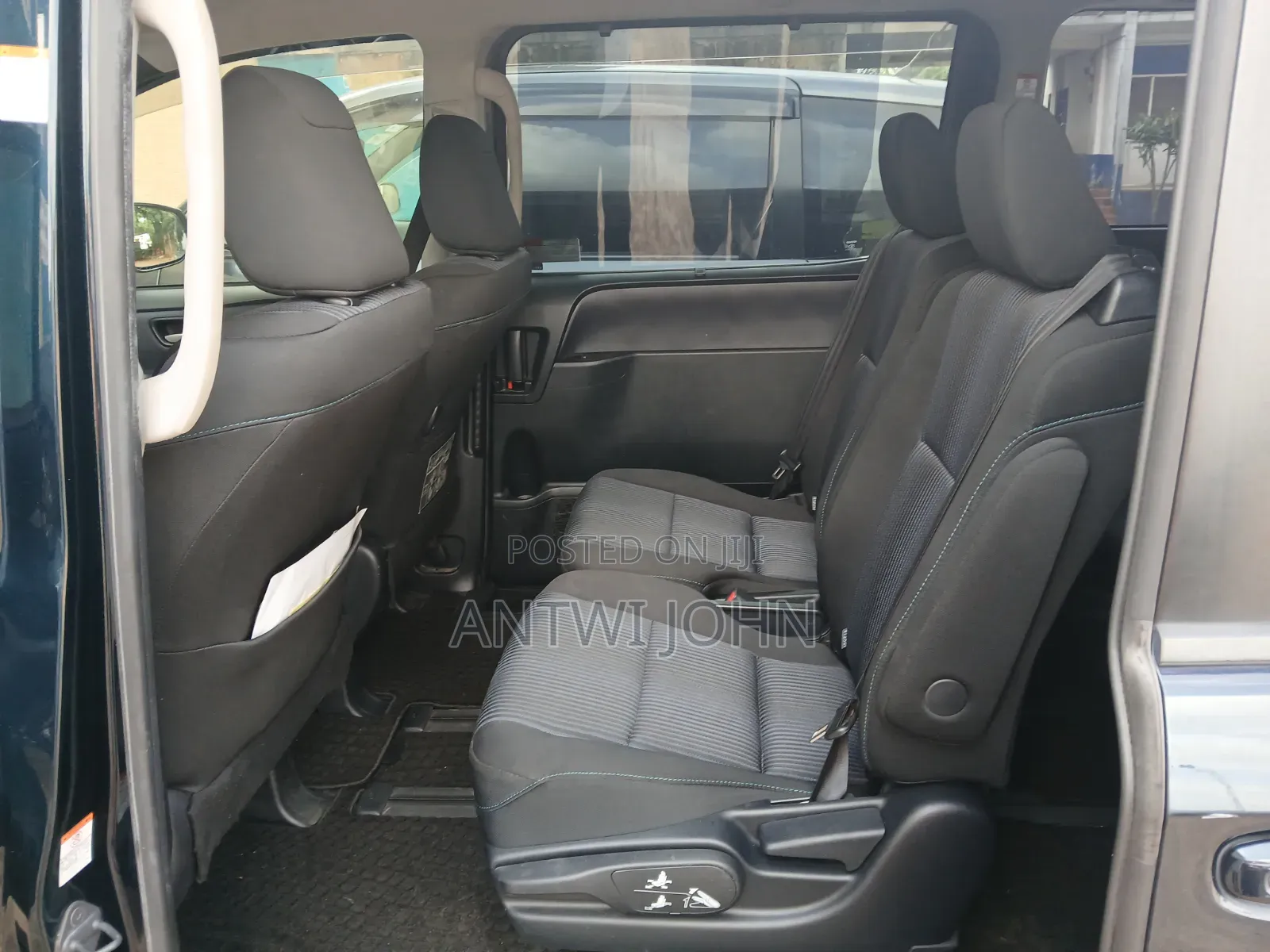 Toyota Voxy SV Premium 2014 Blue