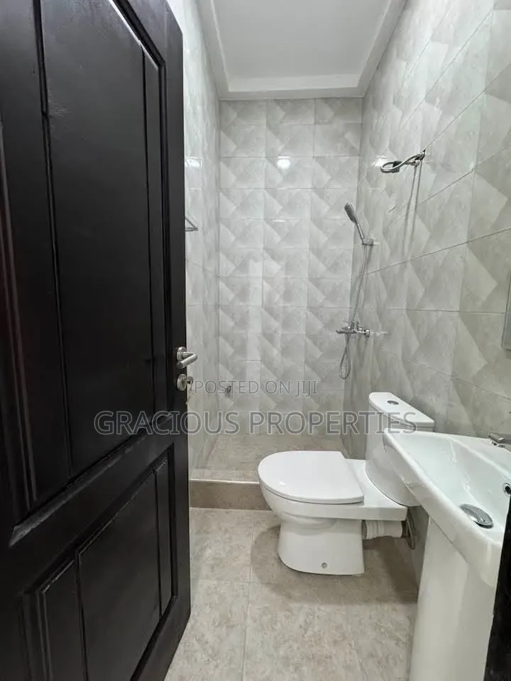 1bdrm Apartment in Gracious Properties, Weija for rent