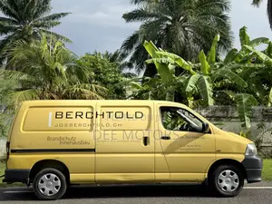 Toyota HiAce 2011 Yellow