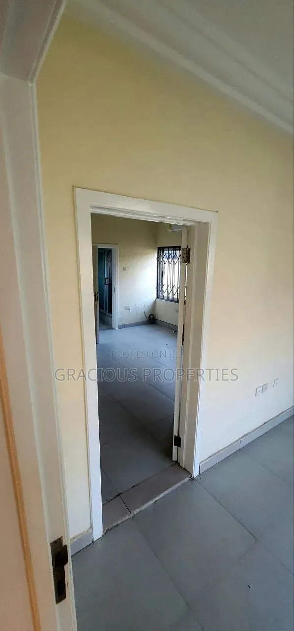 2bdrm House in Gracious Properties, Baatsona Total for rent