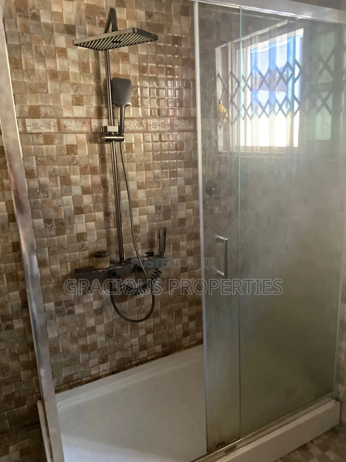 2bdrm House in Gracious Properties, Baatsona Total for rent