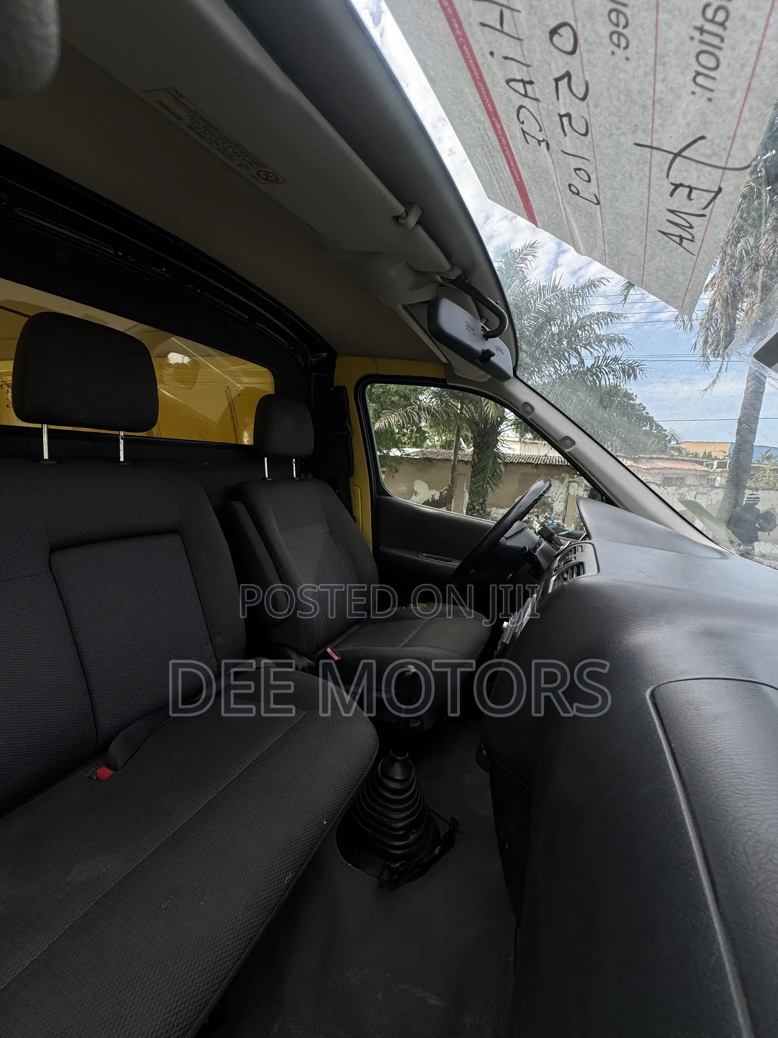 Toyota HiAce 2011 Yellow