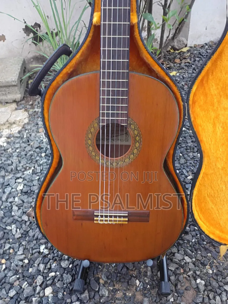 Kurosawa Classical Guitar in Hard Case