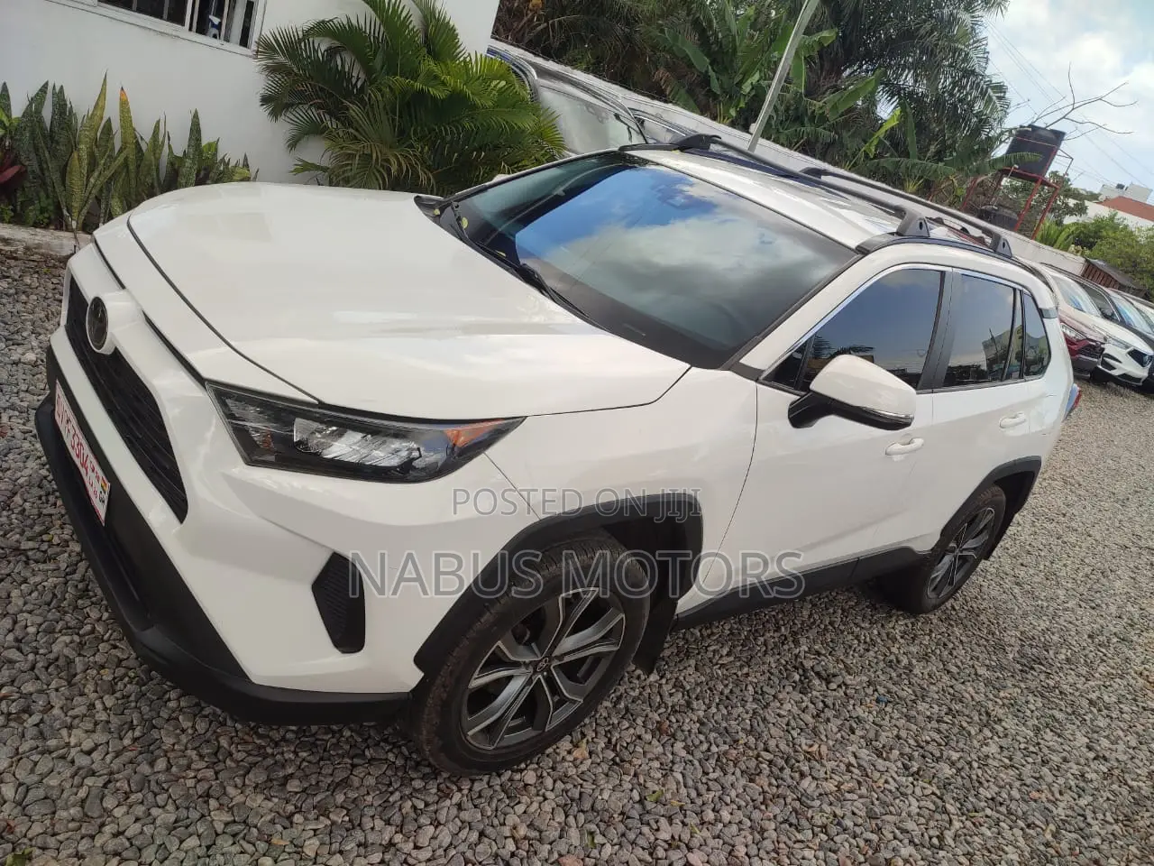 Toyota RAV4 LE AWD 2019 White
