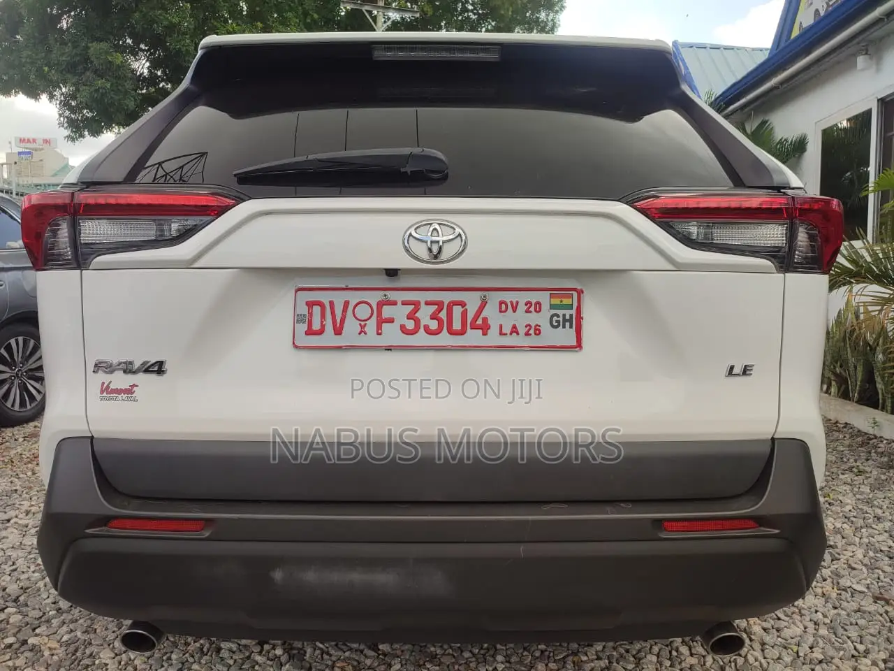 Toyota RAV4 LE AWD 2019 White