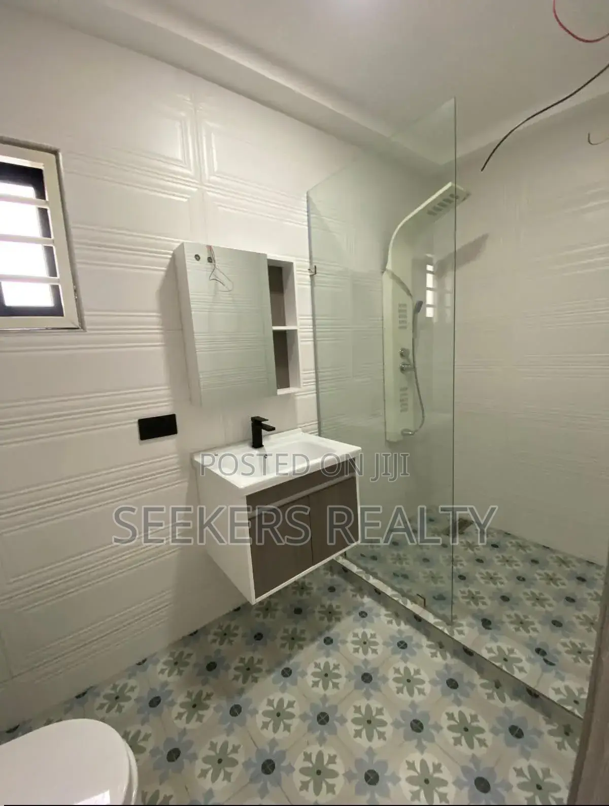 4bdrm House in Seekers Realty, Lashibi for sale