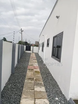 4bdrm House in Adenta Amrahia, Frafraha for rent
