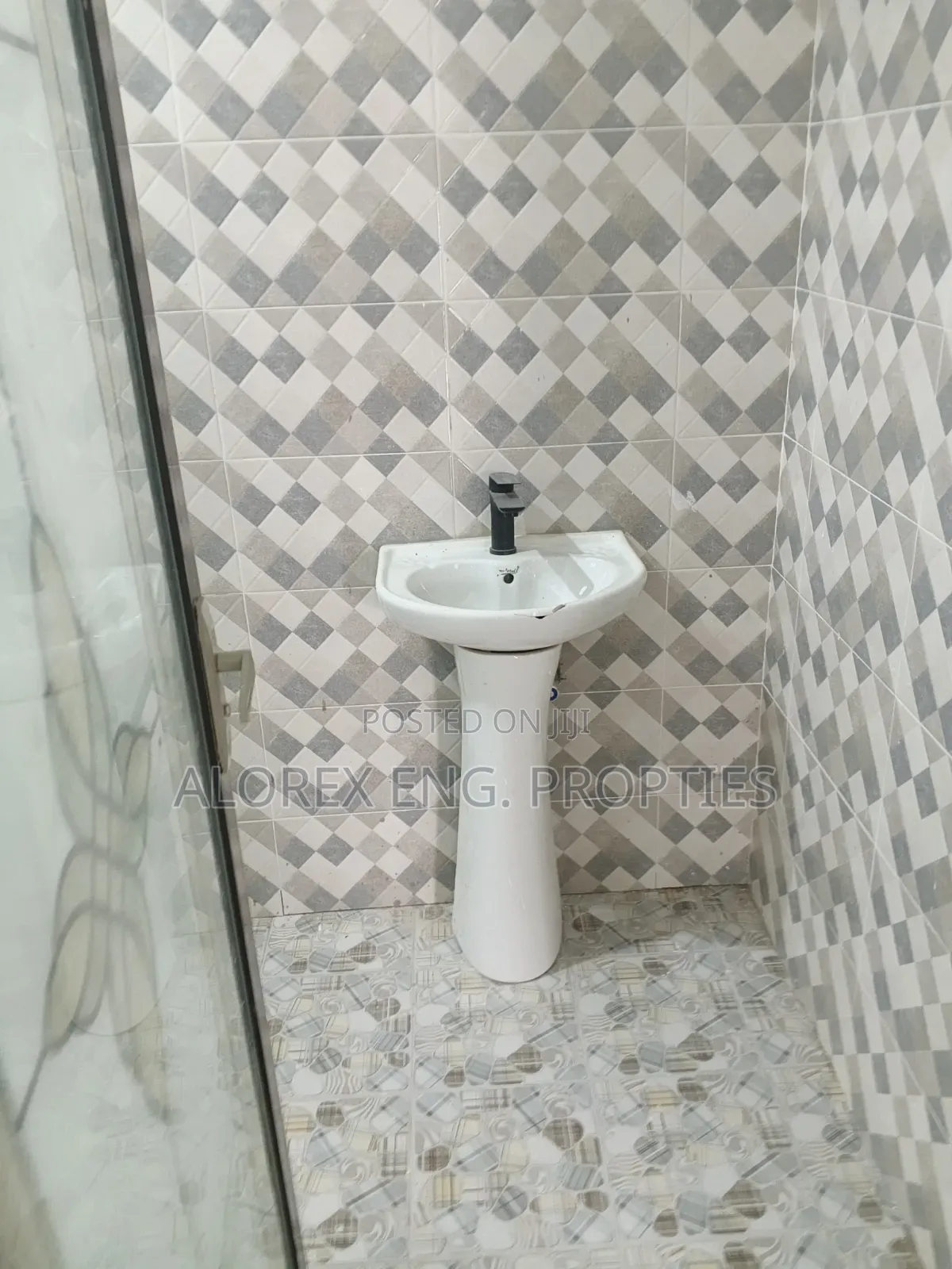 4bdrm House in Adenta Amrahia, Frafraha for rent