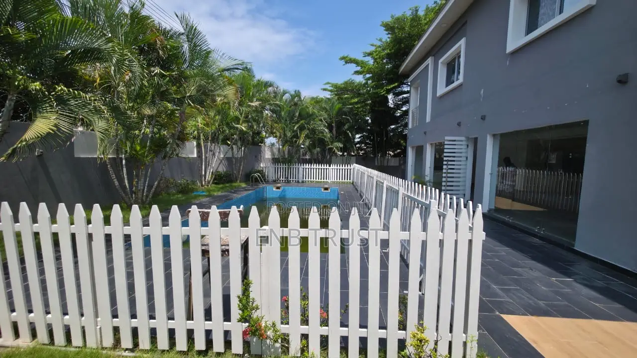 7bdrm Duplex in Labone, Coffee Shop Area for rent