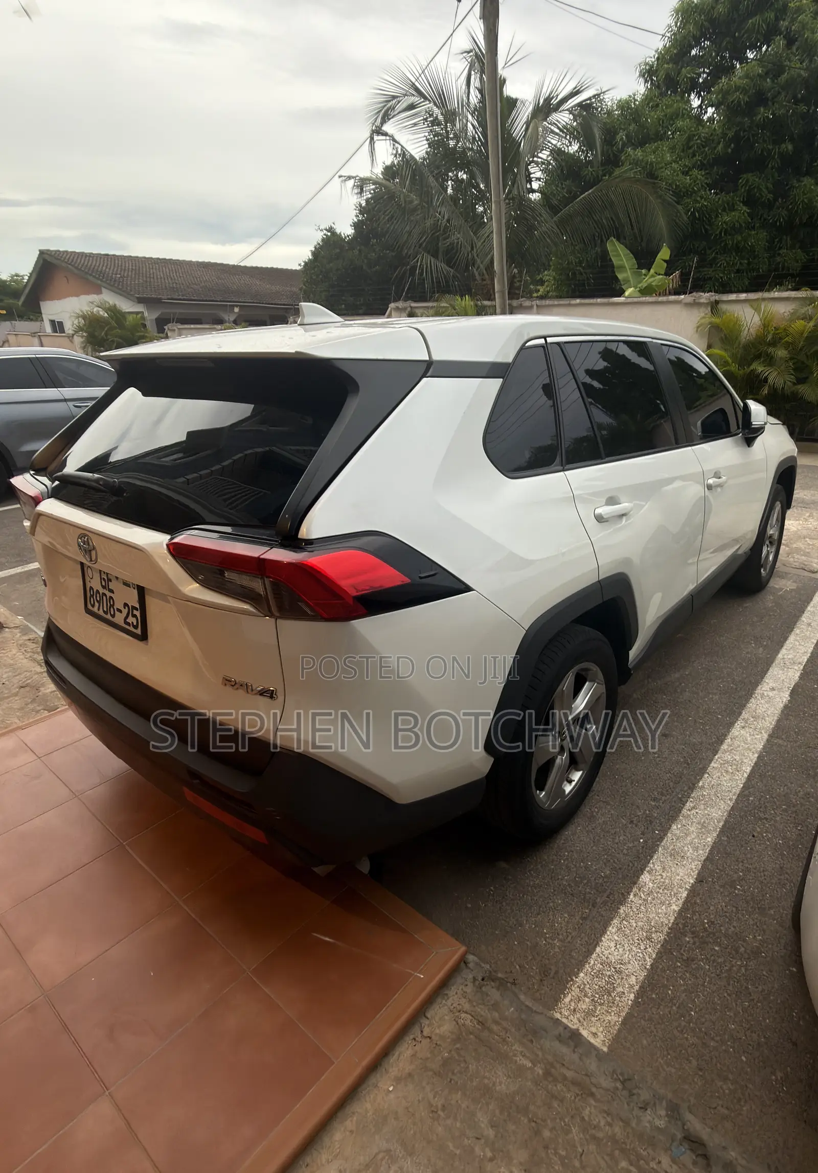 Toyota RAV4 Limited AWD 2020 White