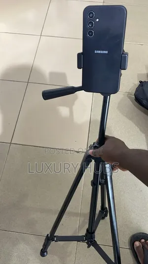 Live Stream 5ft Tall Tripod Stand