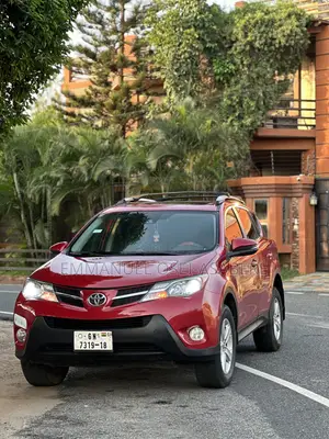 Toyota RAV4 XLE 4dr SUV (2.5L 4cyl 6A) 2015 Red