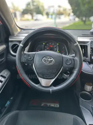 Toyota RAV4 XLE 4dr SUV (2.5L 4cyl 6A) 2015 Red