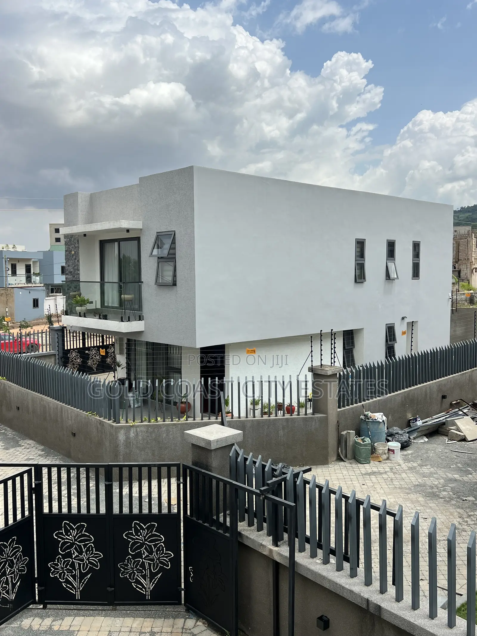4bdrm House in Oyarifa Mall Area for sale