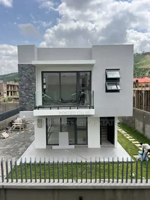 4bdrm House in Oyarifa Mall Area for sale
