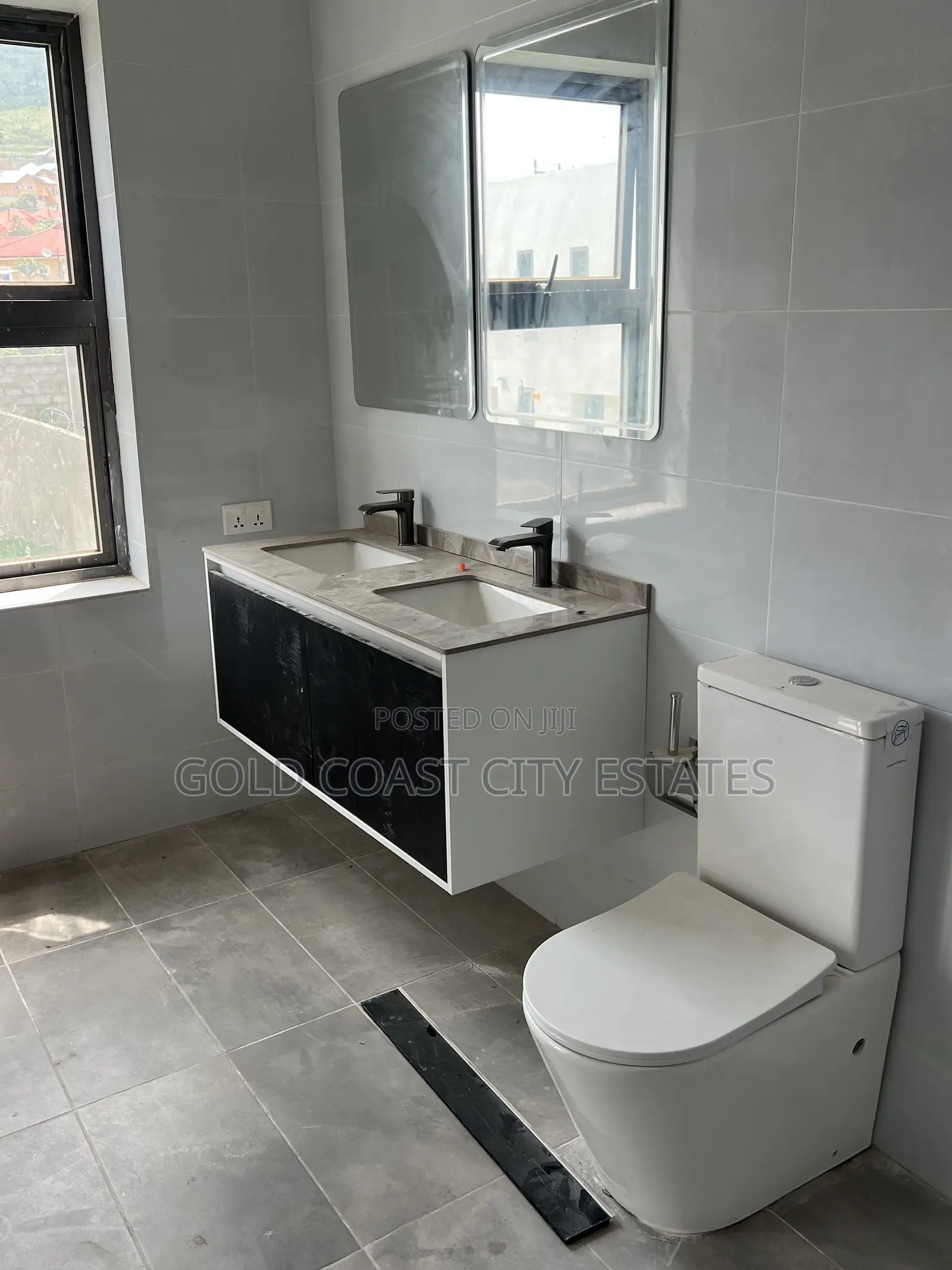4bdrm House in Oyarifa Mall Area for sale
