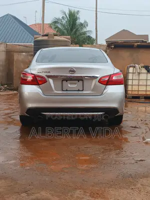 Nissan Altima 2.5 2017 Silver